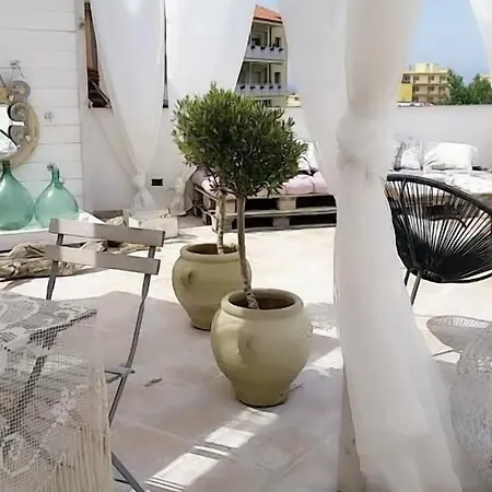 לינה וארוחת בוקר Il Giardino D'ulisse